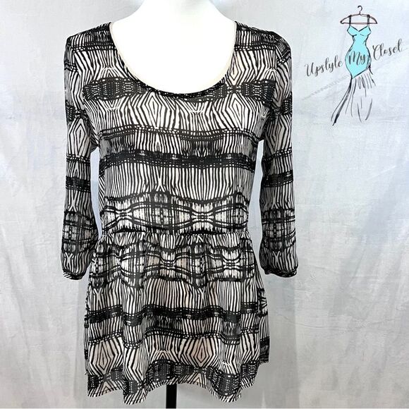 Black and white long sleeve abstract print backless peplum top size small - Picture 2 of 6
